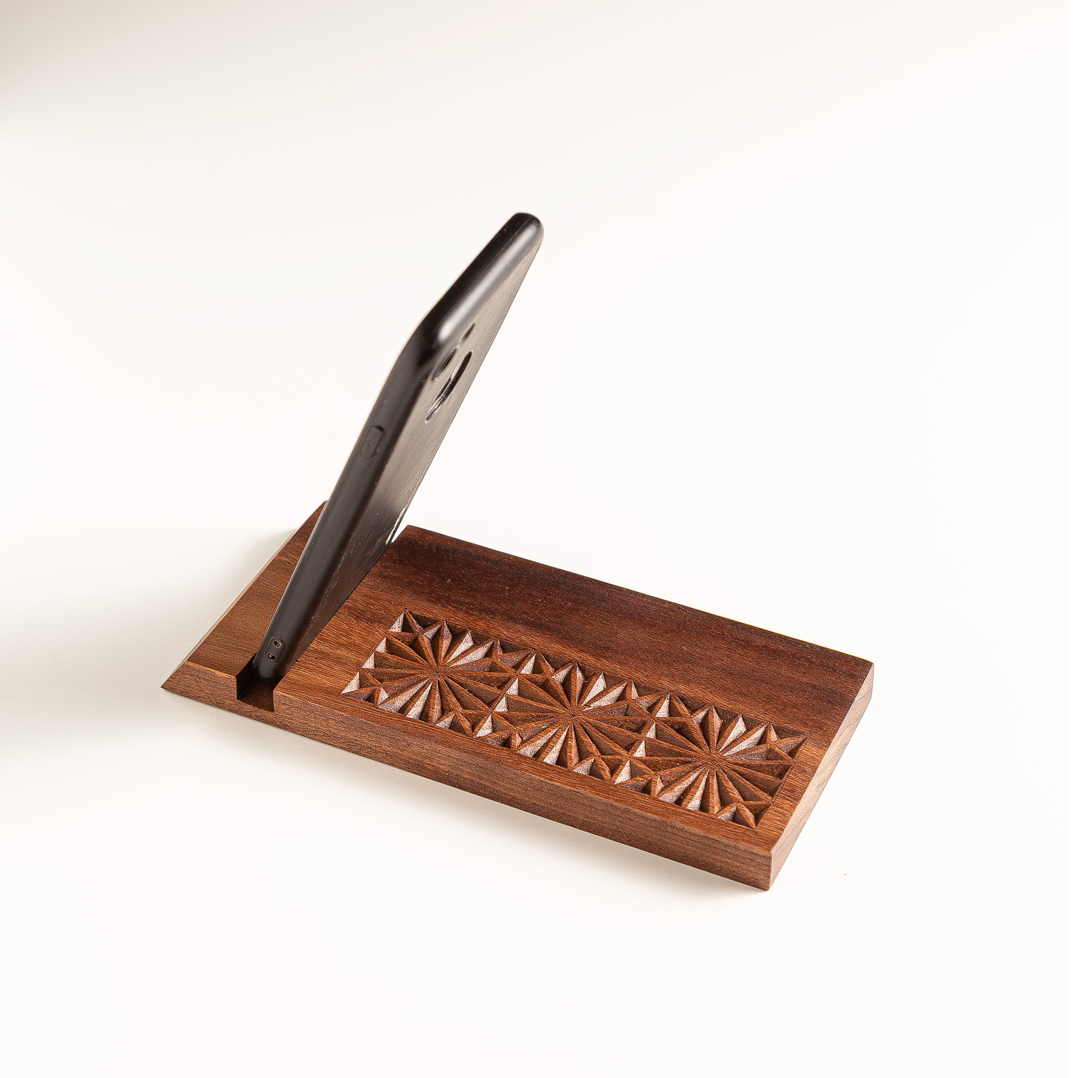 Engraved Roses Mobile Holder